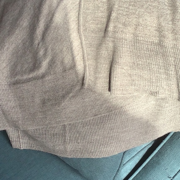 Grey cape - Picture 4 of 5